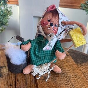 Vintage Cleaning Day Housewife 1997 Annalee